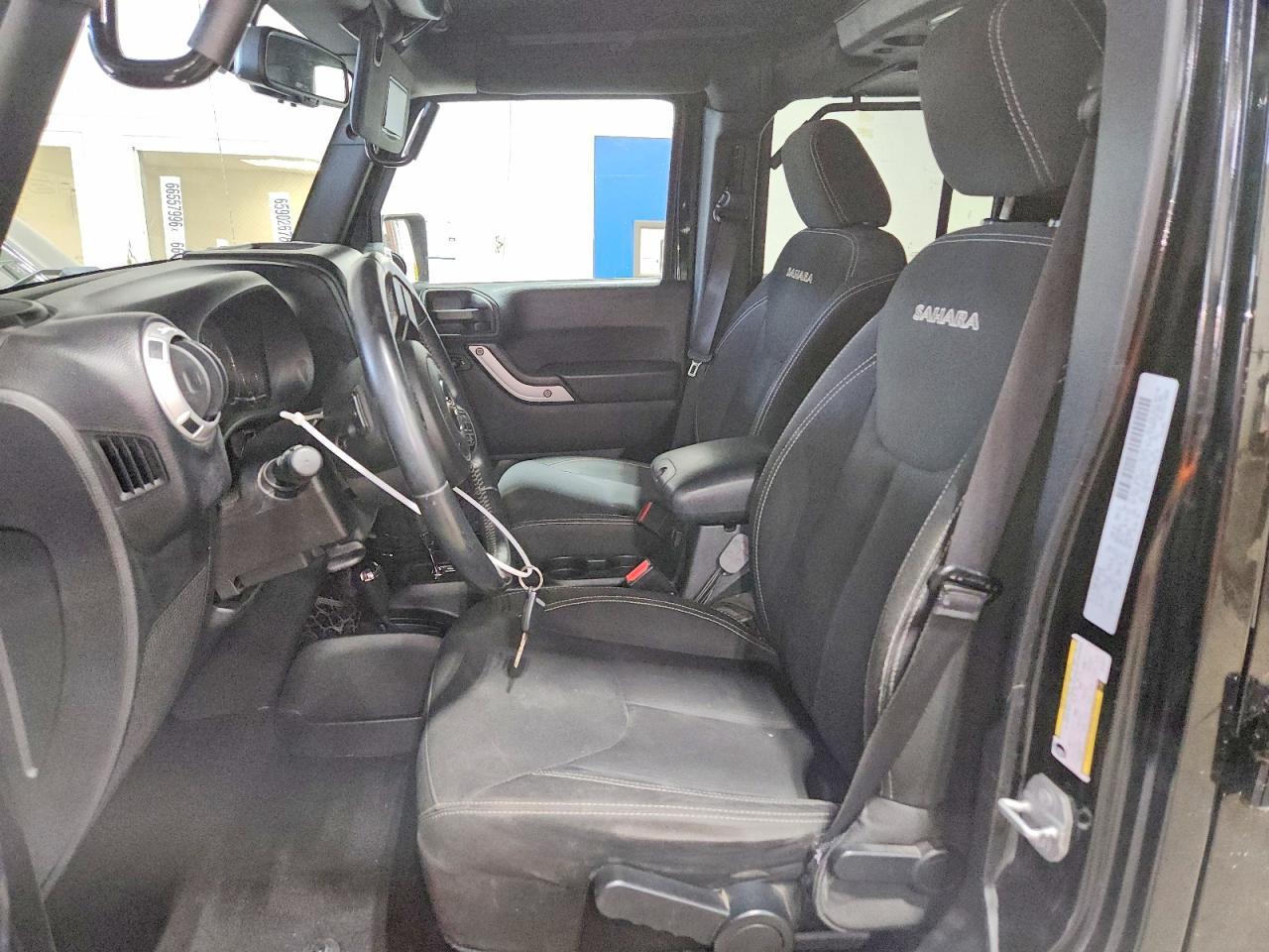 2016 Jeep Wrangler Unlimited Sahara - Image 7