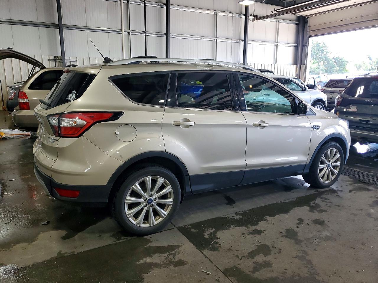 2018 Ford Escape Titanium - Фото 3