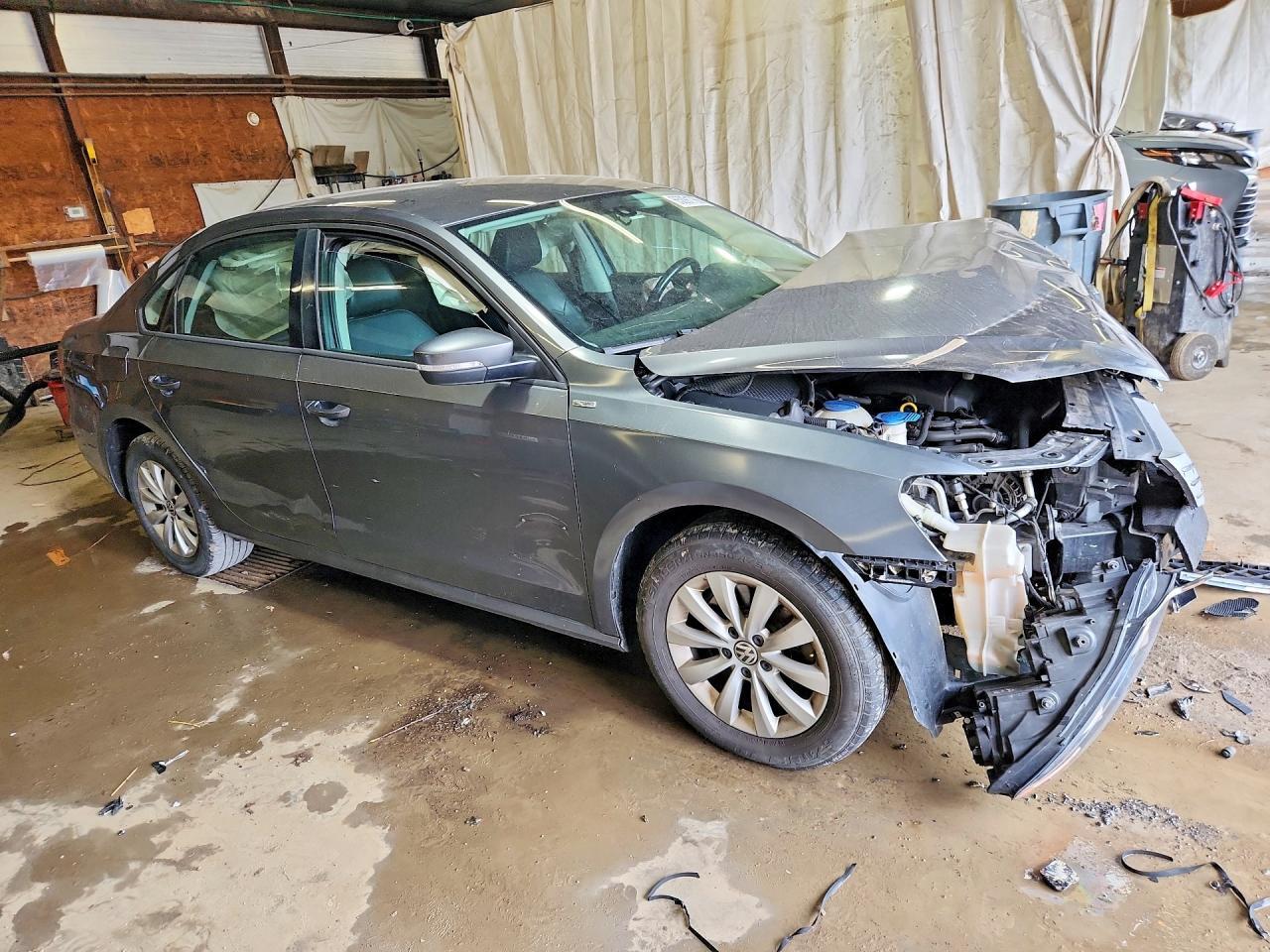 2014 Volkswagen Passat S - Image 4