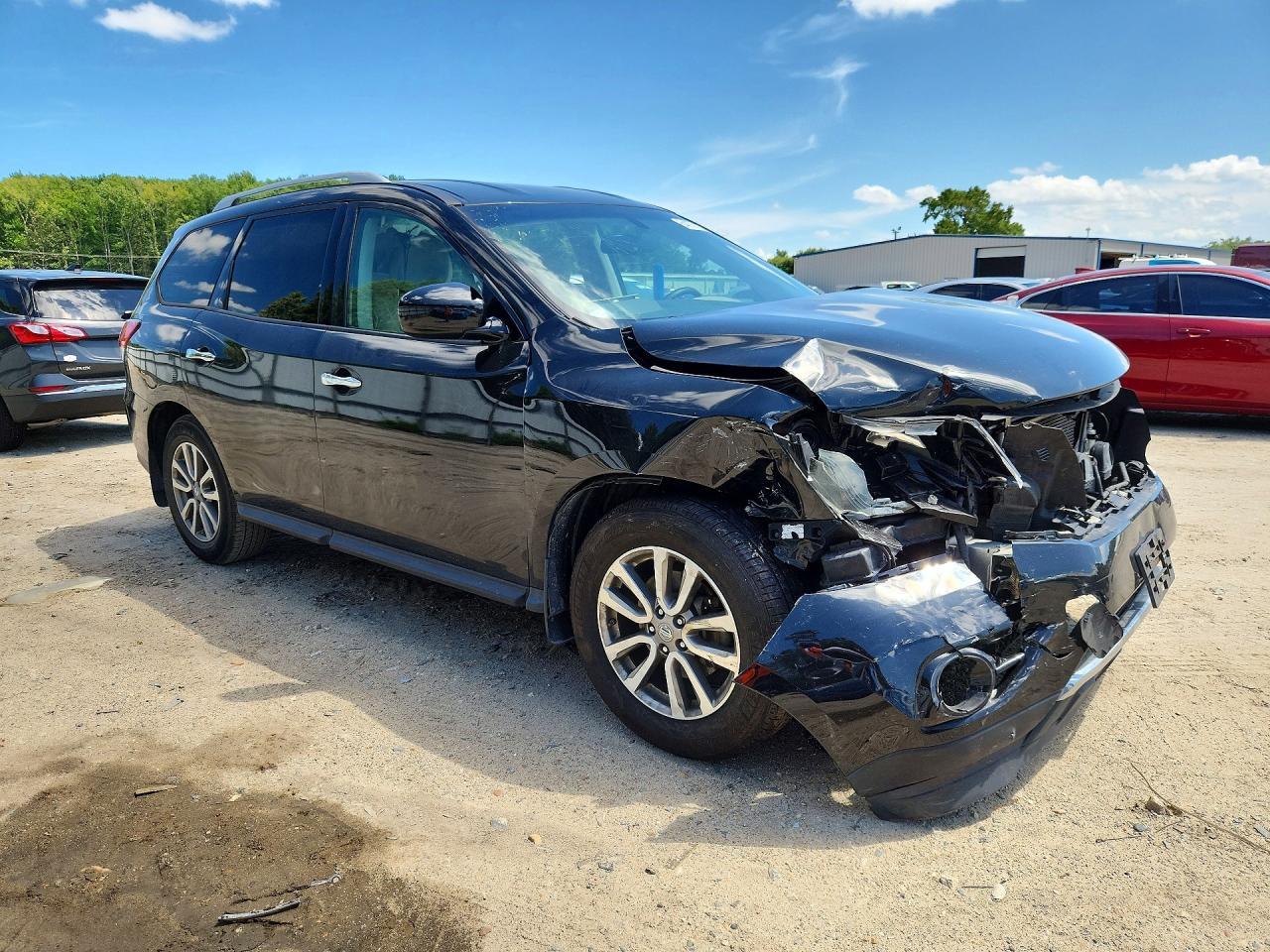 2016 Nissan Pathfinder S - Image 4