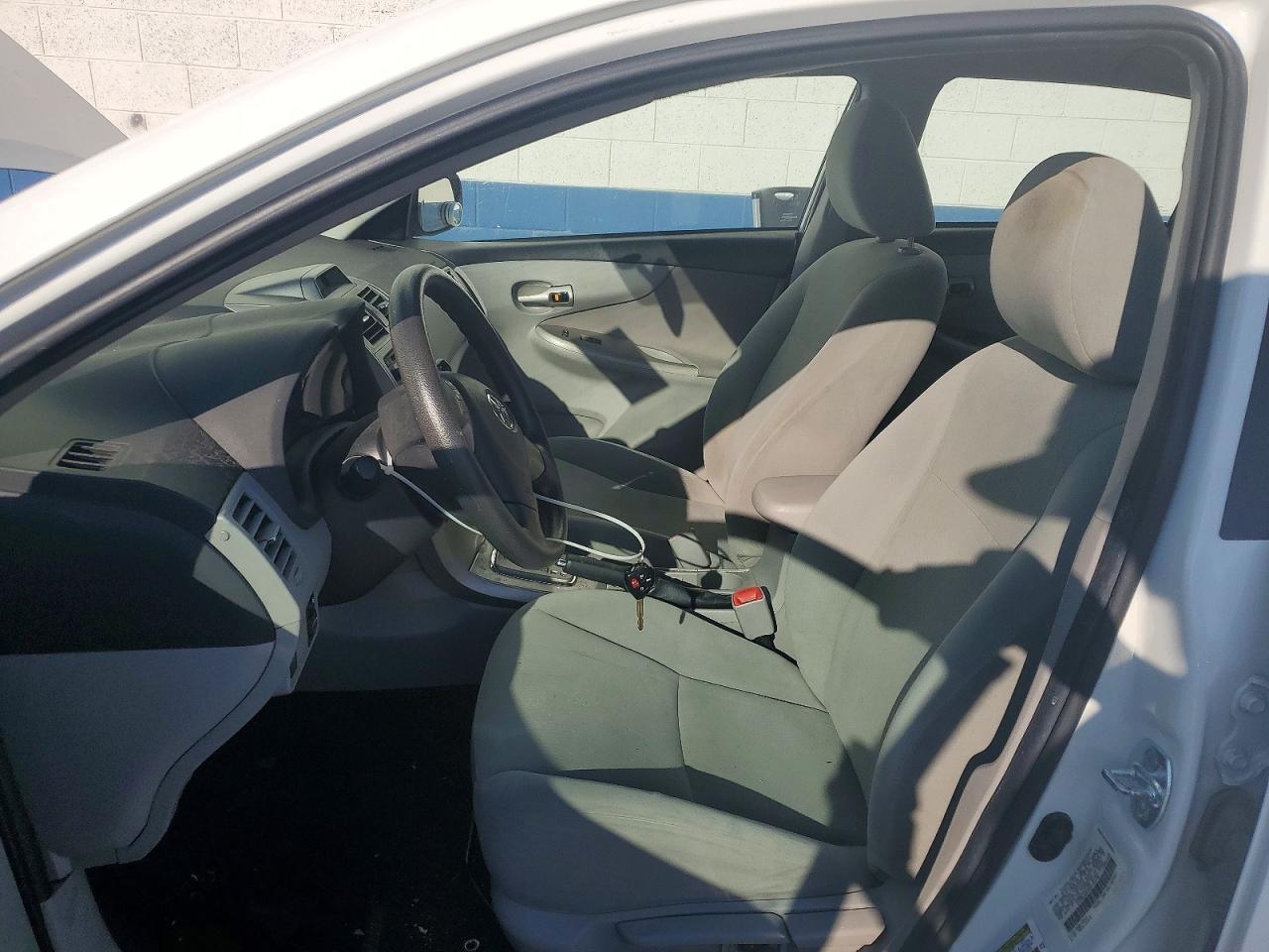 2013 Toyota Corolla Le - Image 7