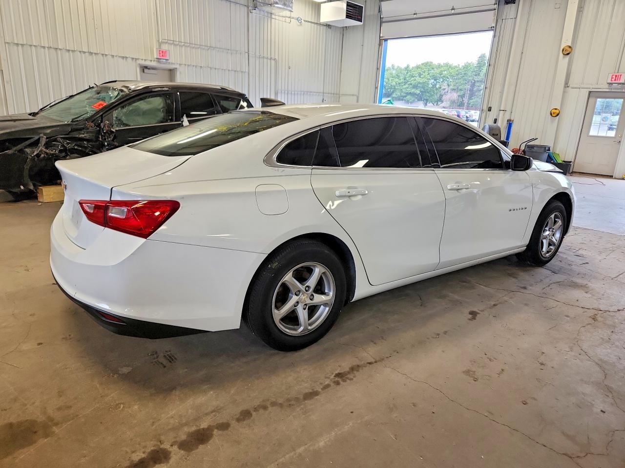 2018 Chevrolet Malibu Ls - Фото 3