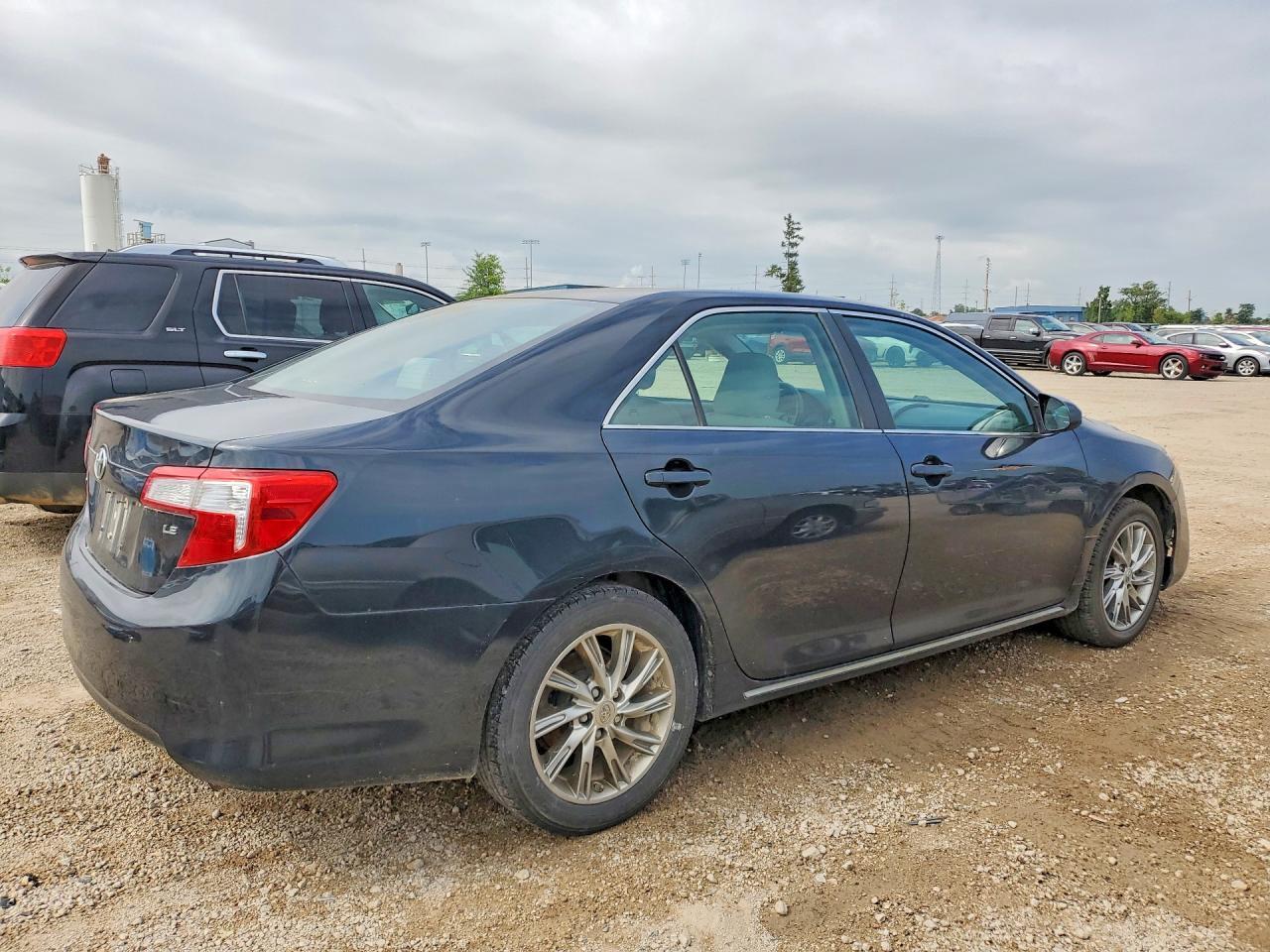 2012 Toyota Camry Le - Фото 3