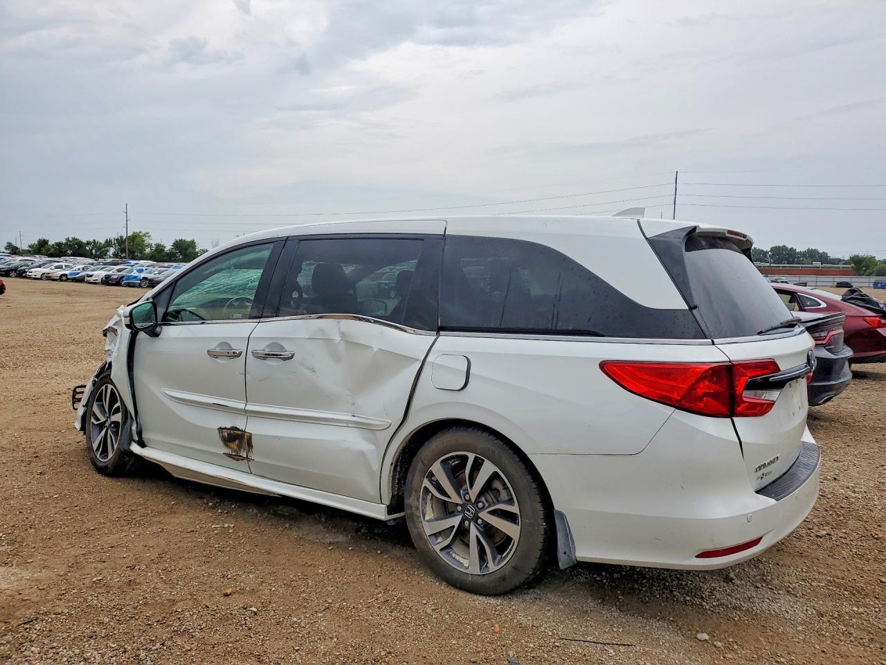 2021 Honda Odyssey Elite - Фото 2