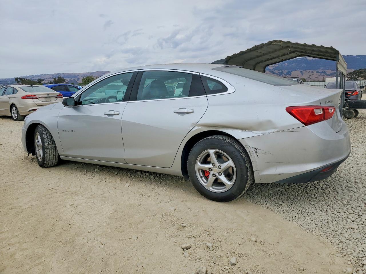 2016 Chevrolet Malibu Ls - Фото 2