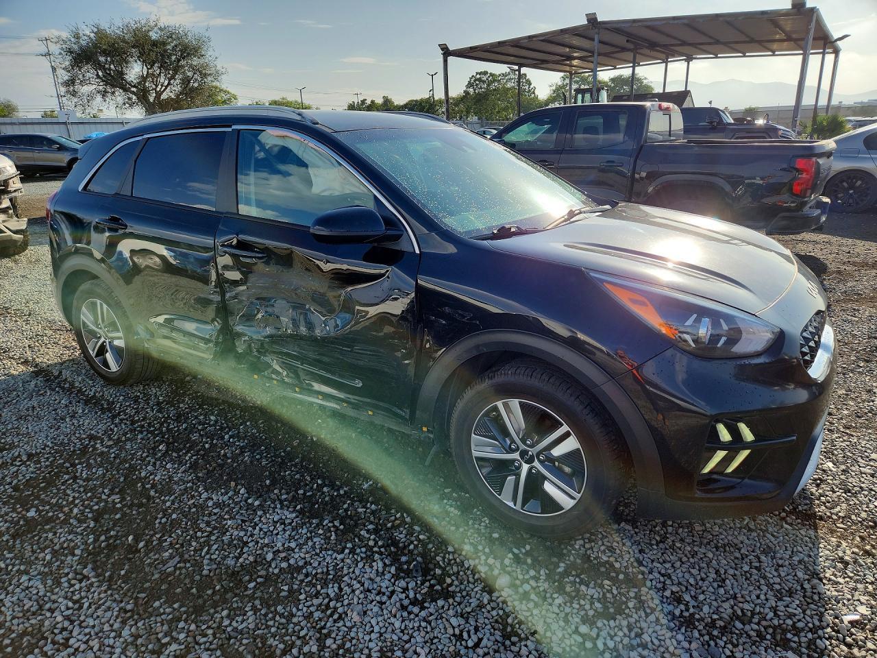 2022 Kia Niro Lxs - Image 4