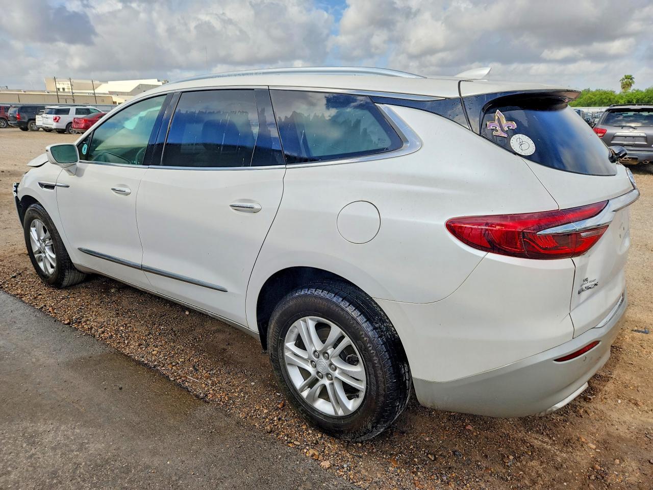 2018 Buick Enclave Essence - Image 2