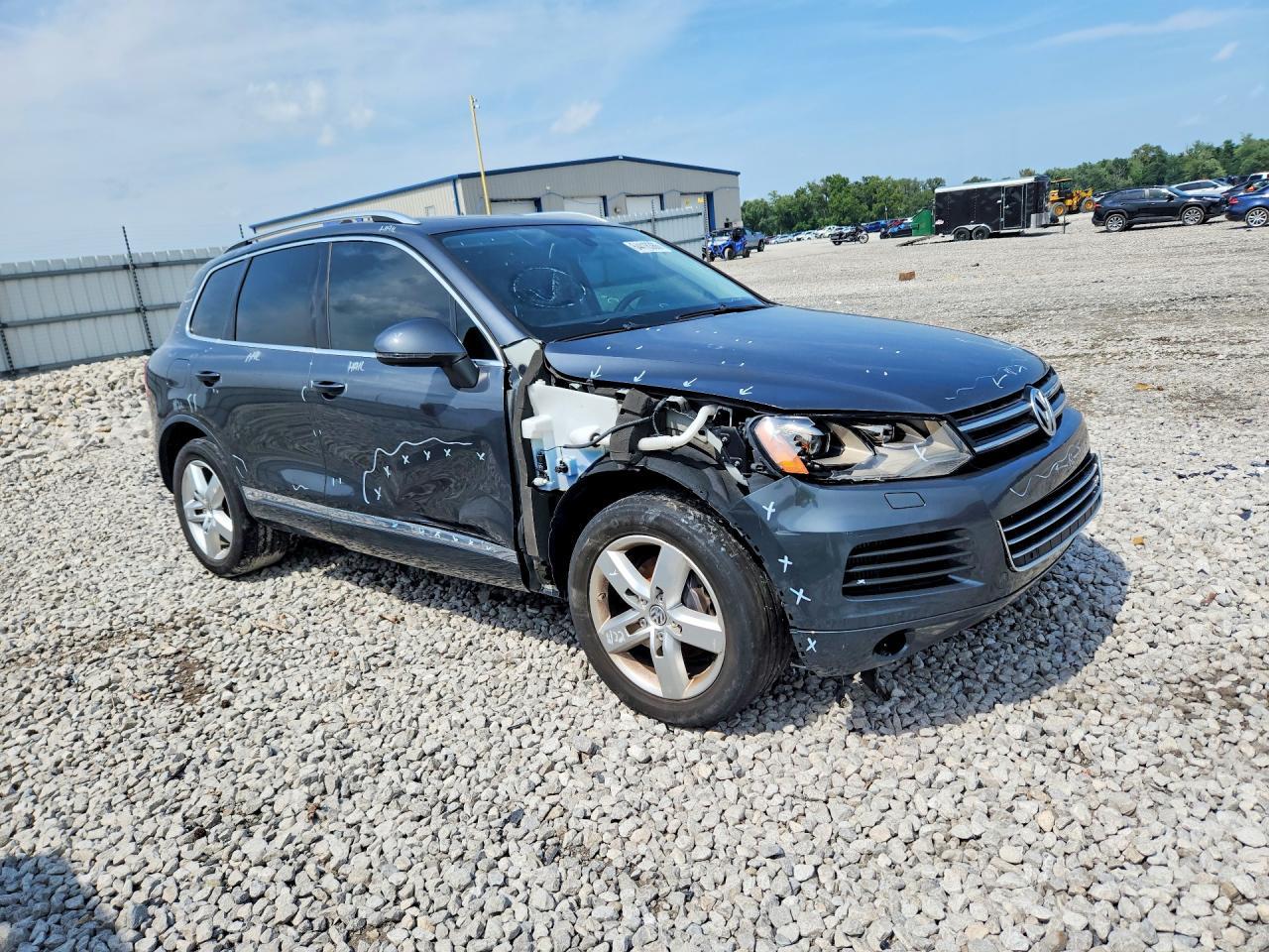 2012 Volkswagen Touareg V6 Tdi - Image 4