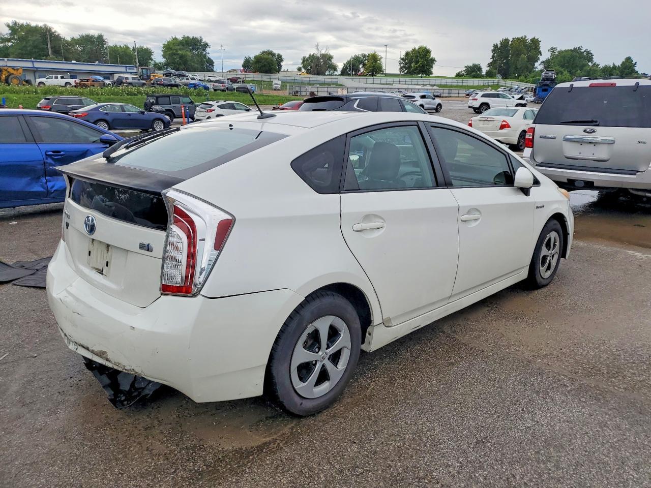 2012 Toyota Prius Three - Фото 3