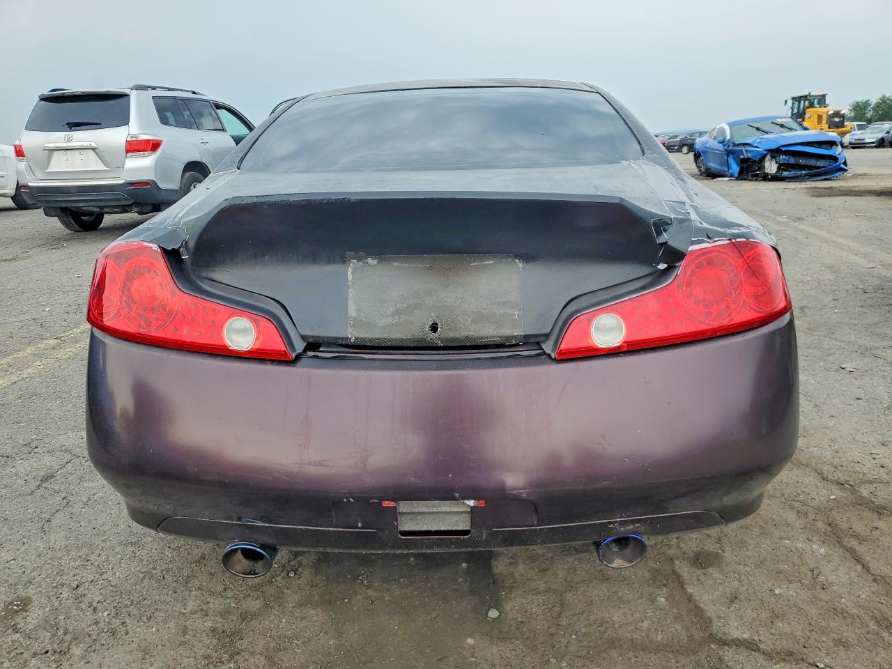 2004 Infiniti G35 Base - Image 6