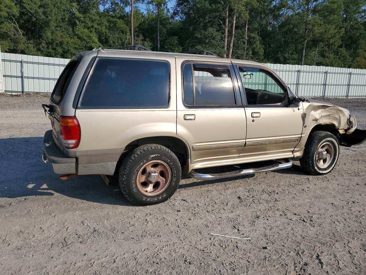 2000 Ford Explorer Xlt - Фото 3
