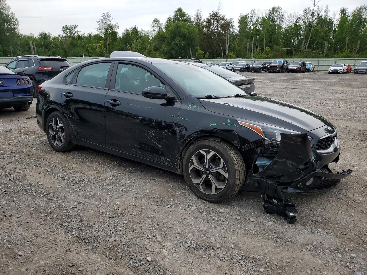 2019 Kia Forte Lxs - Image 4