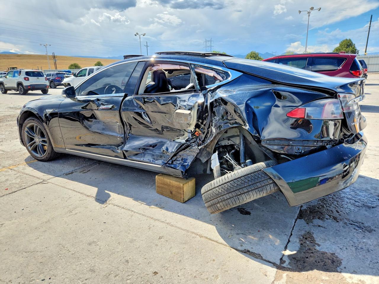 2015 Tesla Model S - Фото 2