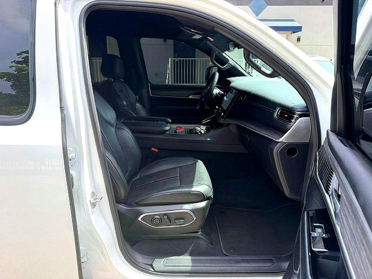 2023 Jeep Wagoneer L Series Iii - Фото 7
