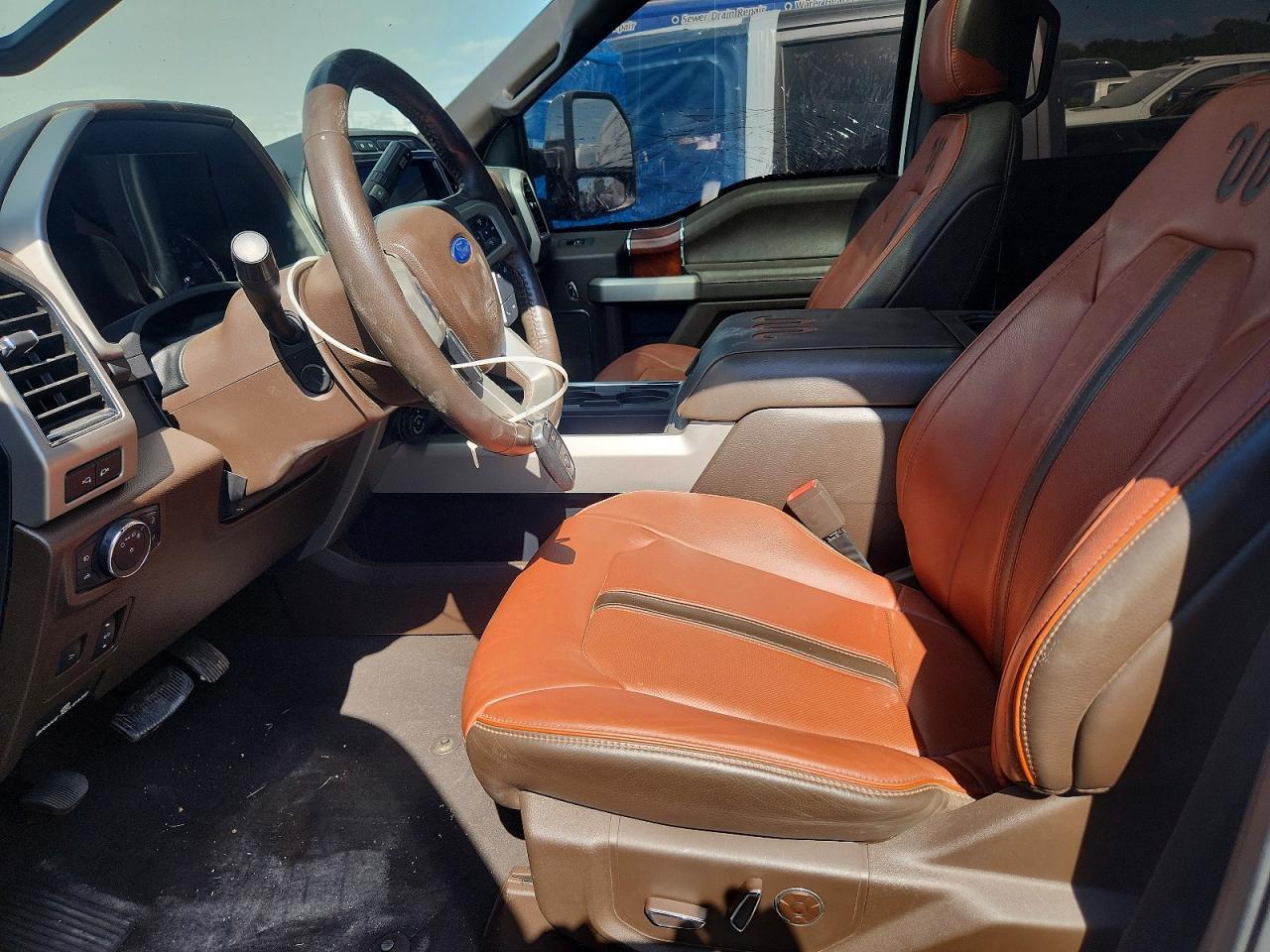 2022 Ford F250 Super Duty - Фото 7