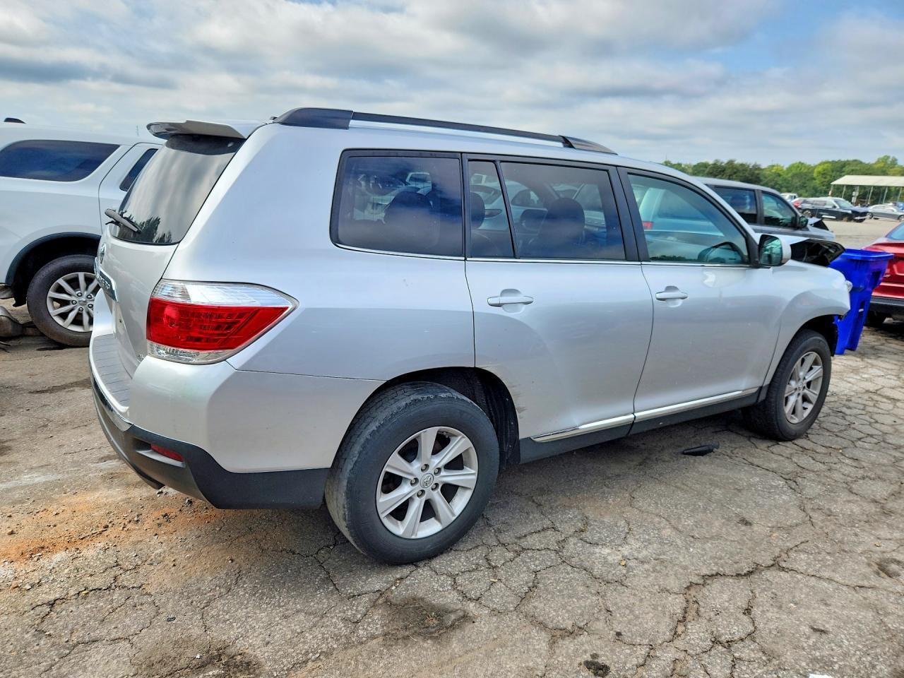 2013 Toyota Highlander Se - Фото 3