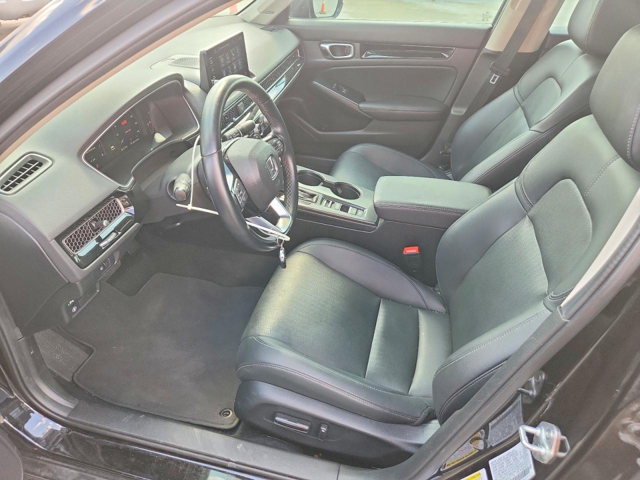 2023 Honda Civic Touring - Image 7