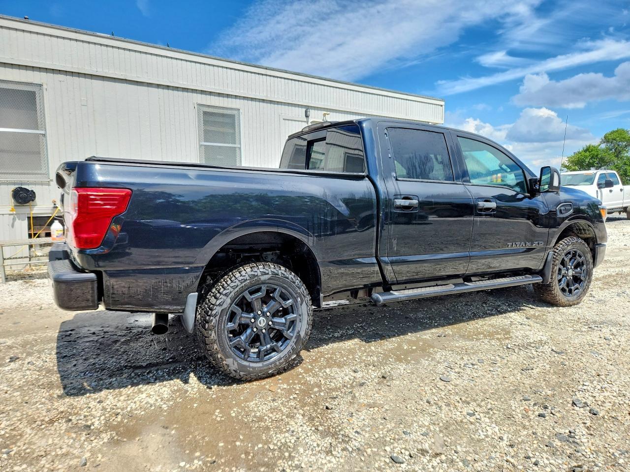 2019 Nissan Titan Xd Sv - Image 3
