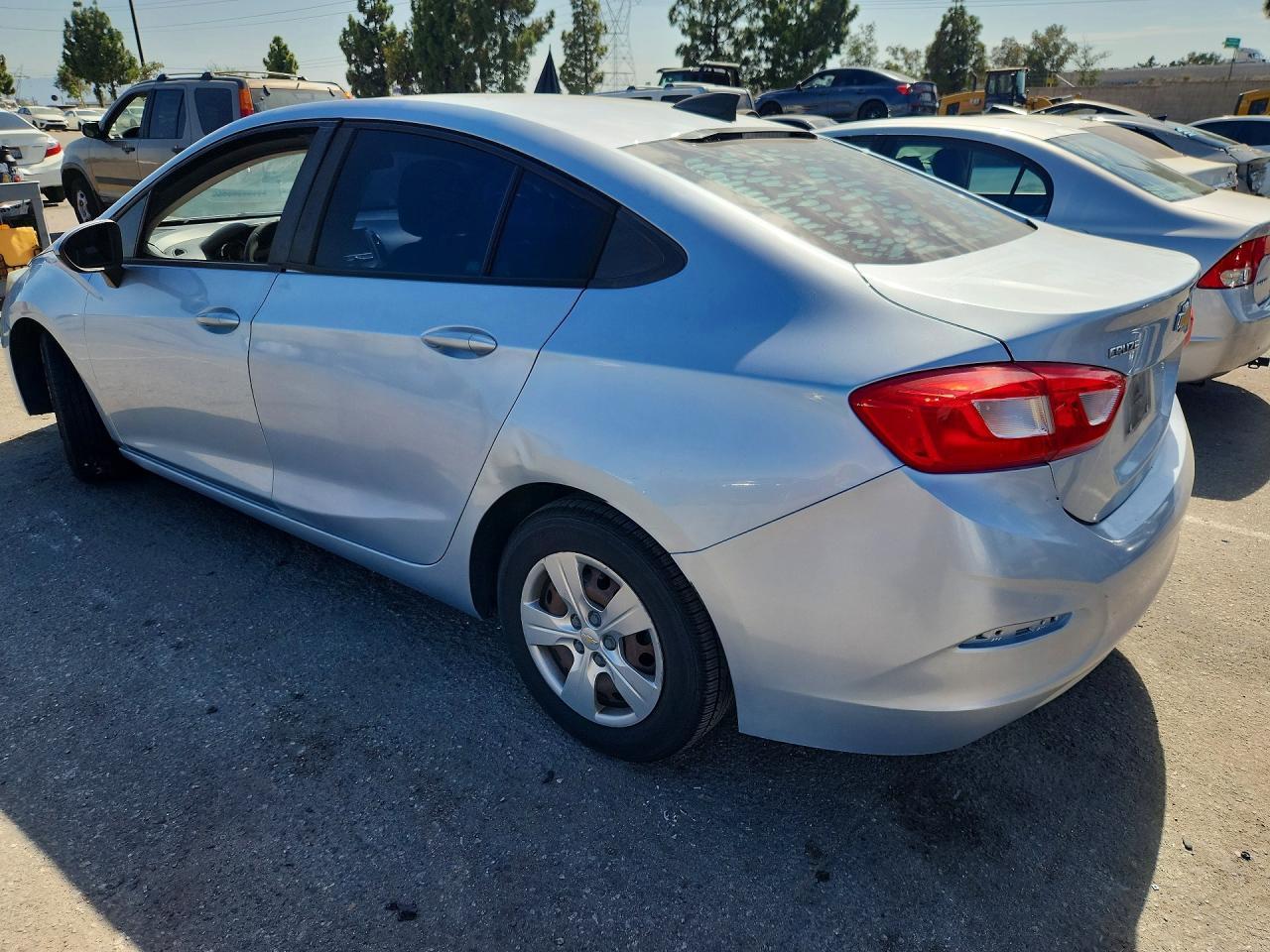 2017 Chevrolet Cruze Ls - Image 2