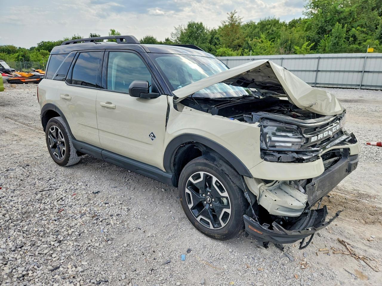 2024 Ford Bronco Sport Outer Banks - Image 4