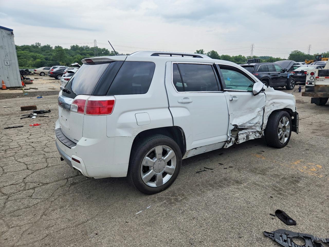 2015 GMC Terrain Denali - Image 3