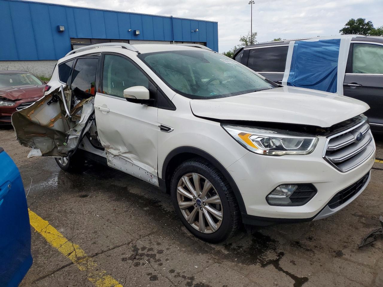 2017 Ford Escape Titanium - Фото 4