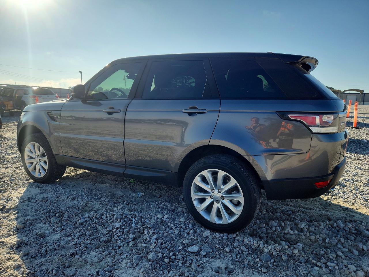 2016 Land Rover Range Rover Sport Se - Image 2