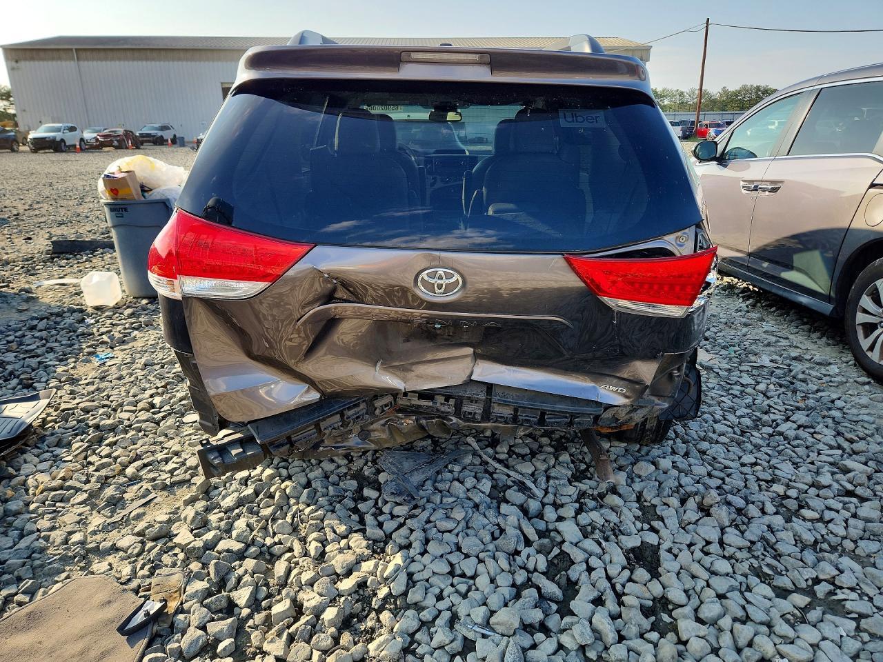 2013 Toyota Sienna Xle 7-Passenger - Фото 6