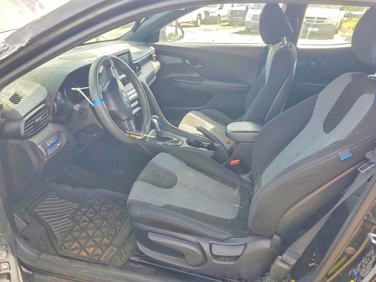 2016 Hyundai Veloster Base - Фото 7