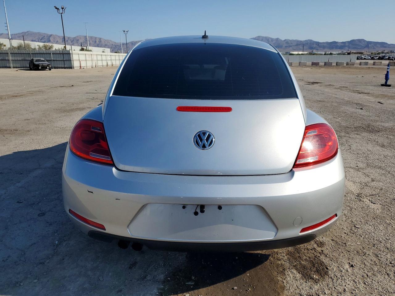 2014 Volkswagen Beetle - Фото 6