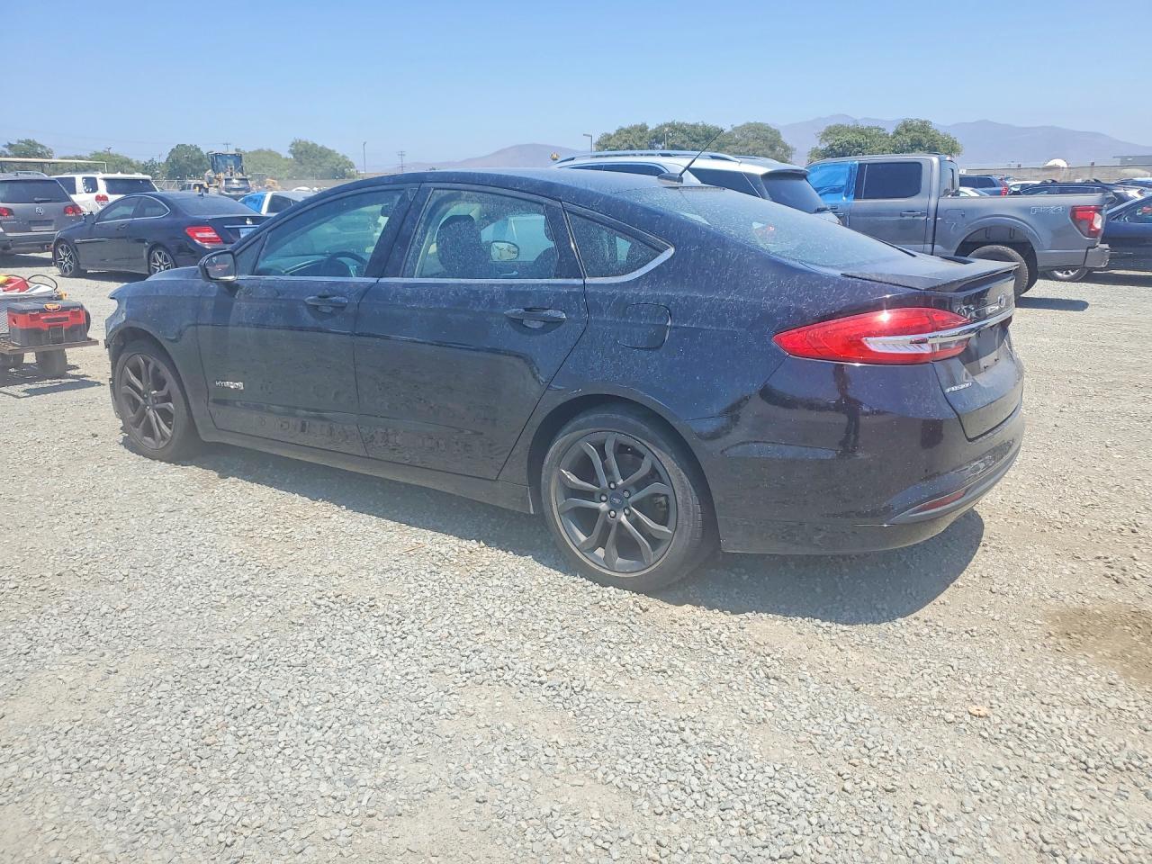 2018 Ford Fusion Se Hybrid - Image 2