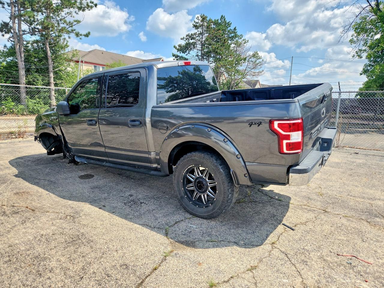 2018 Ford F150 Supercrew - Фото 2