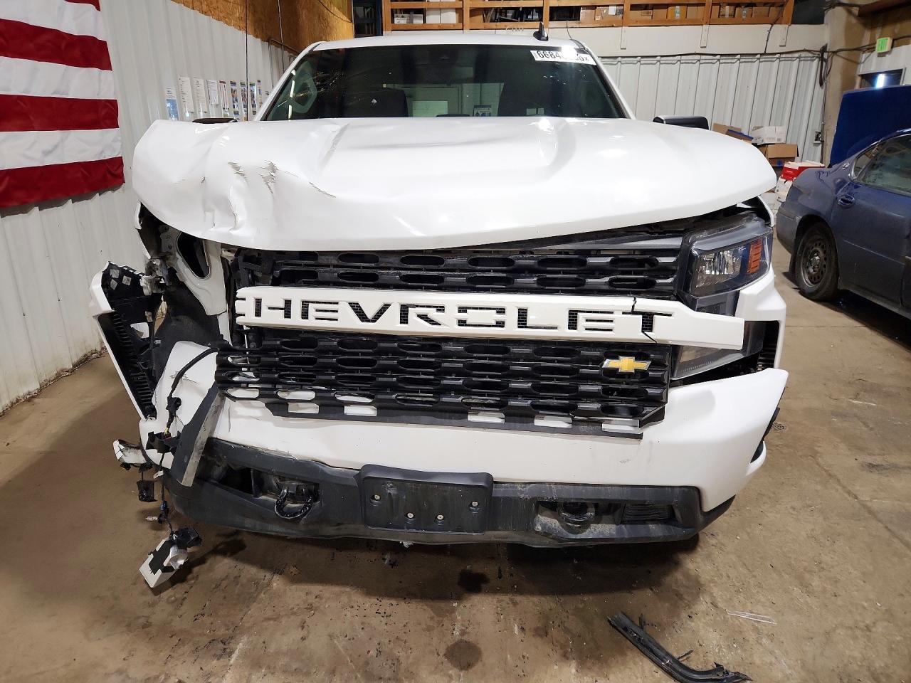 2022 Chevrolet Silverado Ltd K1500 Custom - Image 5