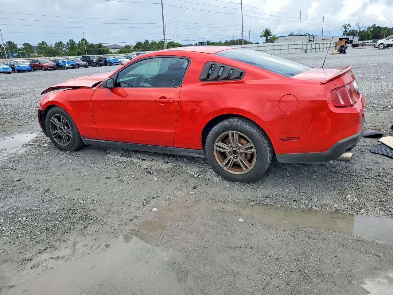 2011 Ford Mustang - Фото 2