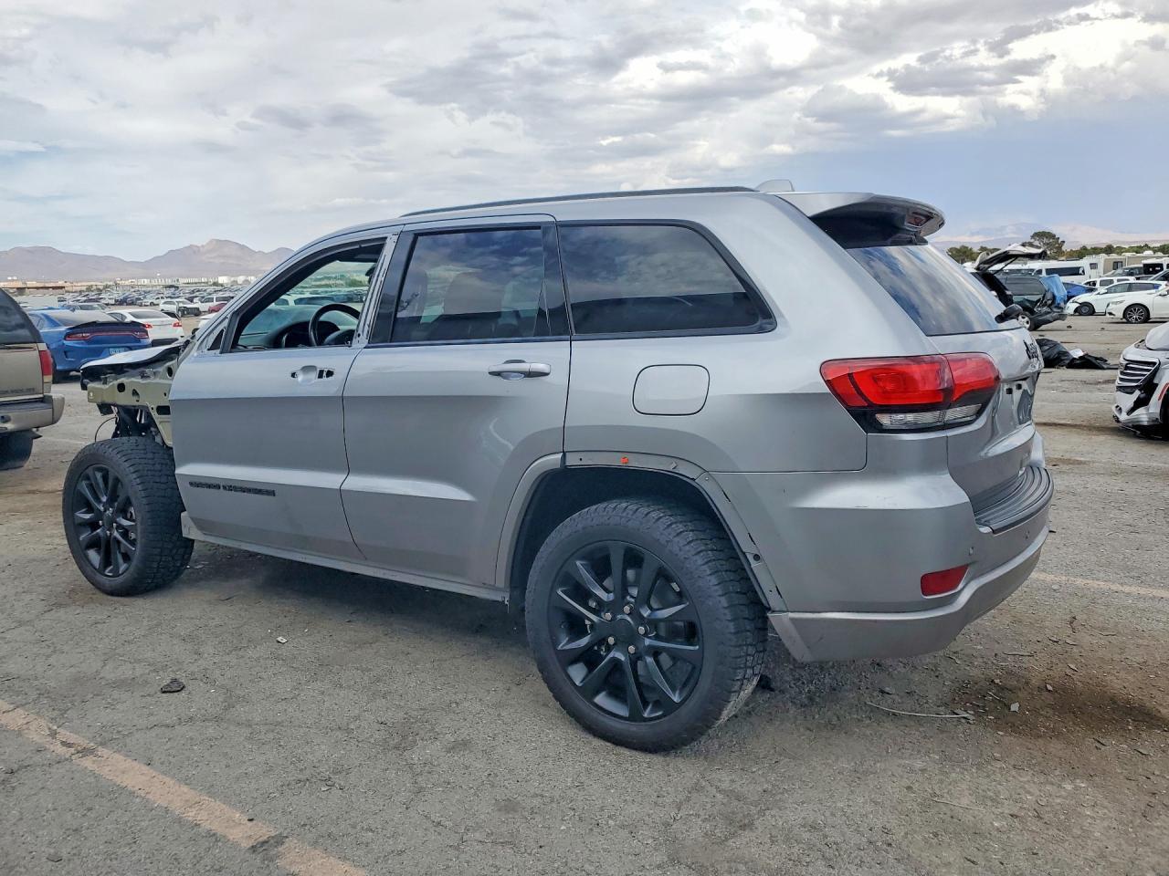 2021 Jeep Grand Cherokee Laredo - Image 2