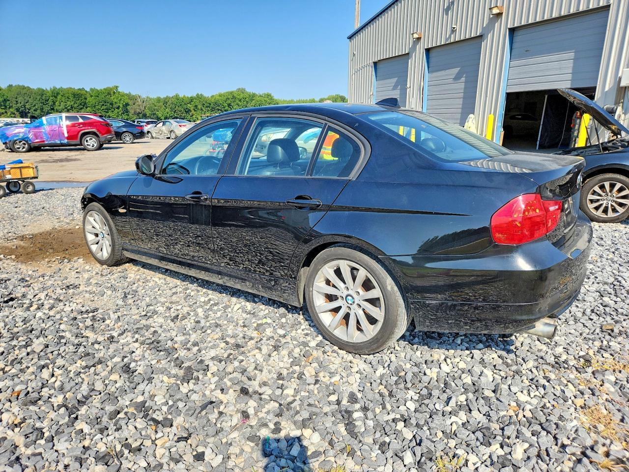 2011 BMW 328 I - Фото 2