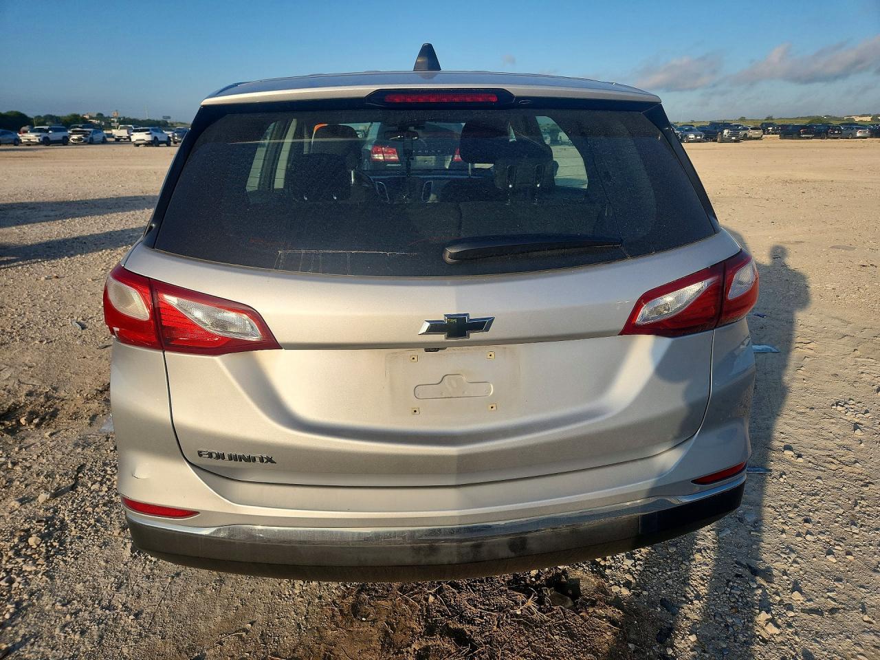 2018 Chevrolet Equinox Ls - Image 6