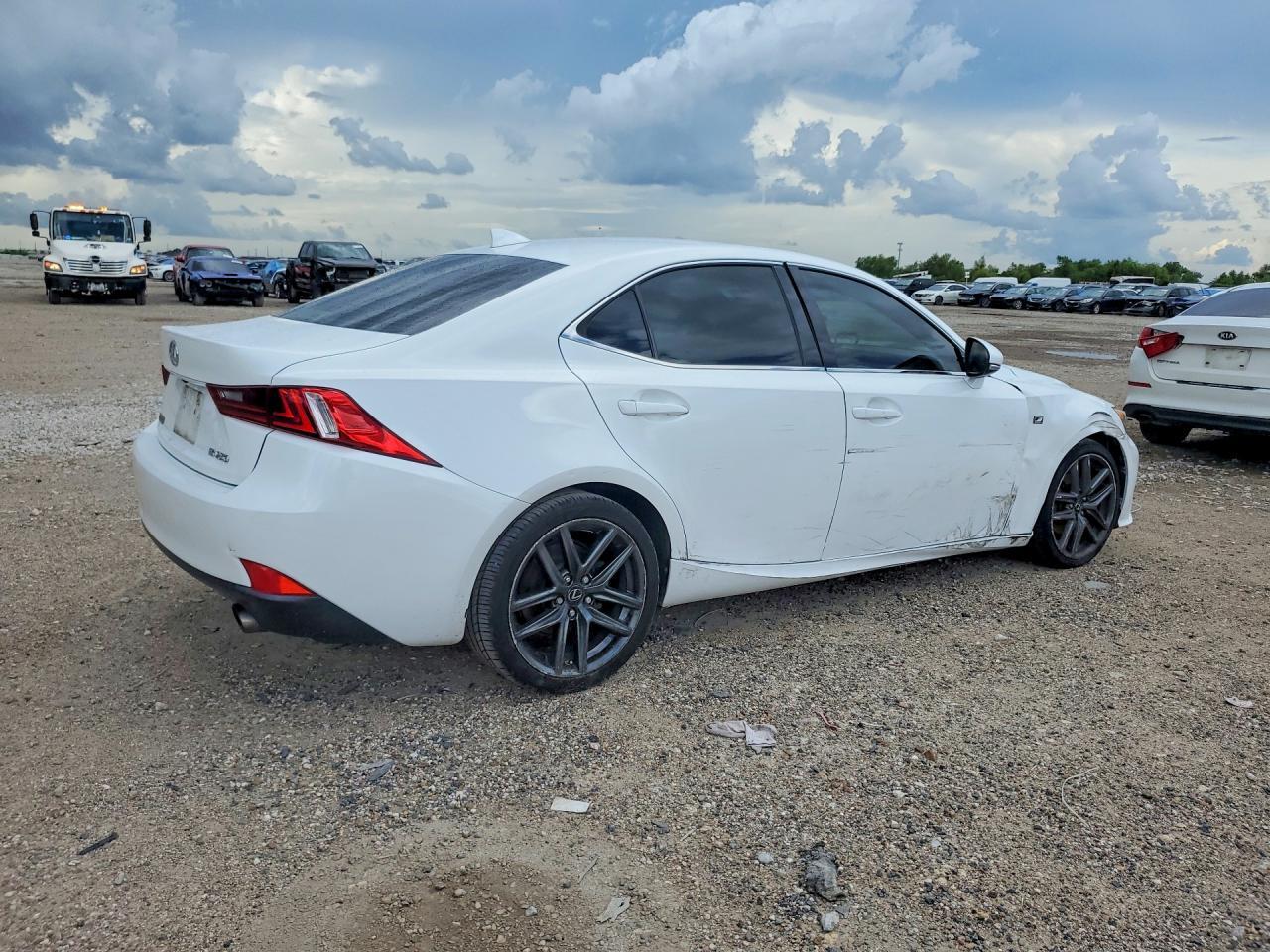 2015 Lexus Is 250 - Image 3