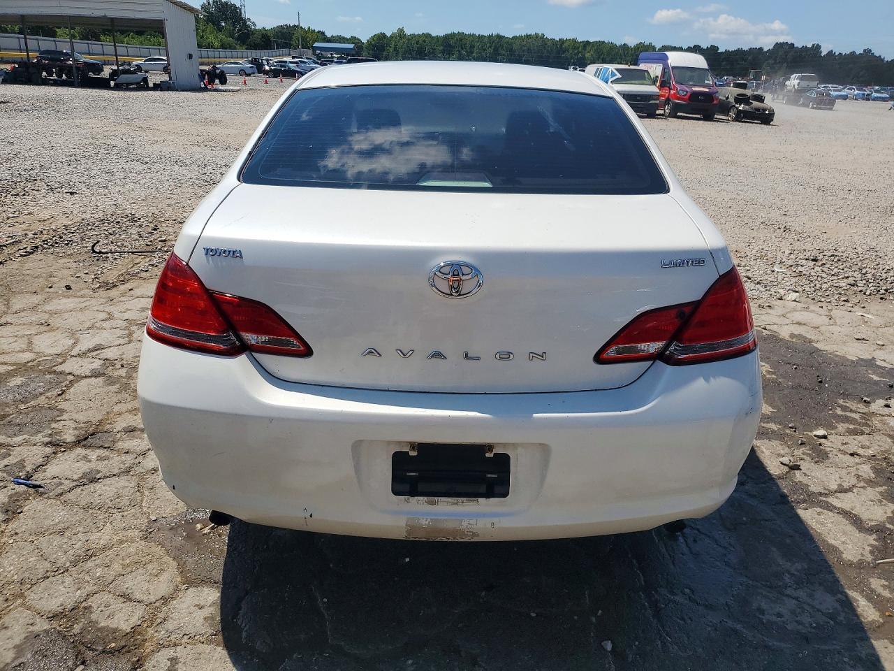 2007 Toyota Avalon Limited - Image 6