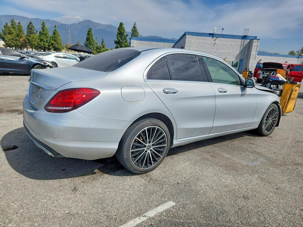 2021 Mercedes-Benz C 300 - Фото 3
