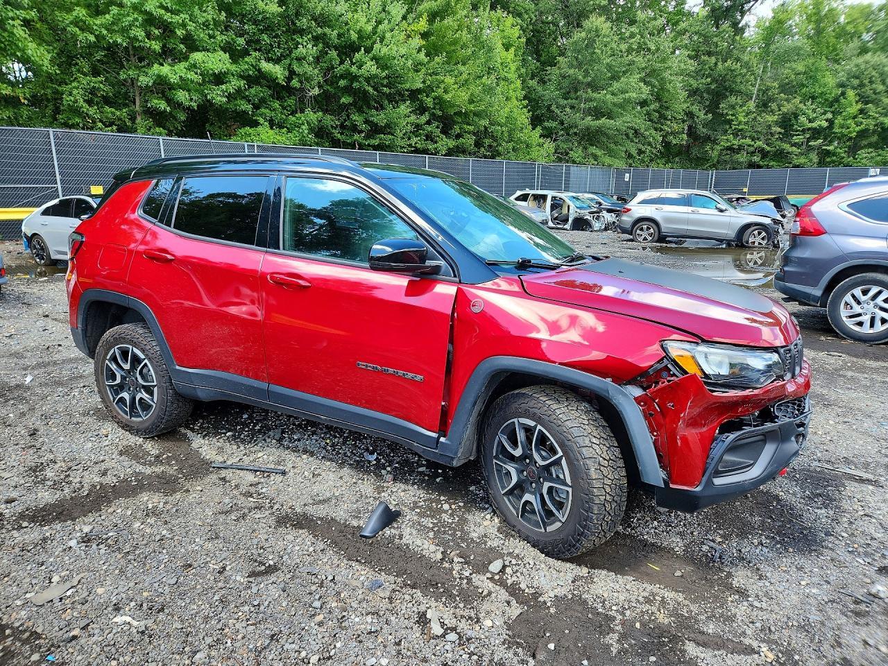 2025 Jeep Compass Trailhawk - Image 4