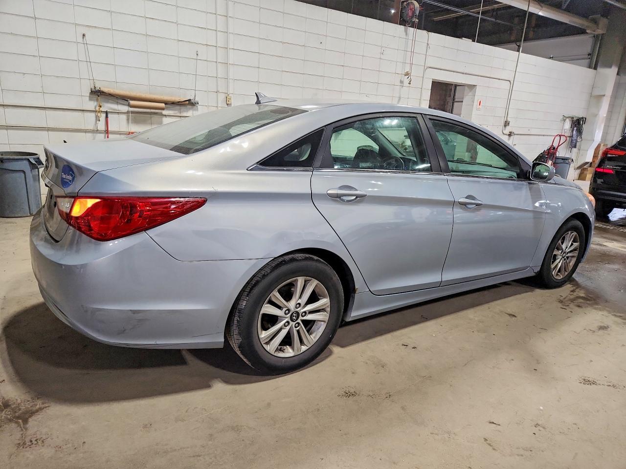 2011 Hyundai Sonata Gls - Image 3