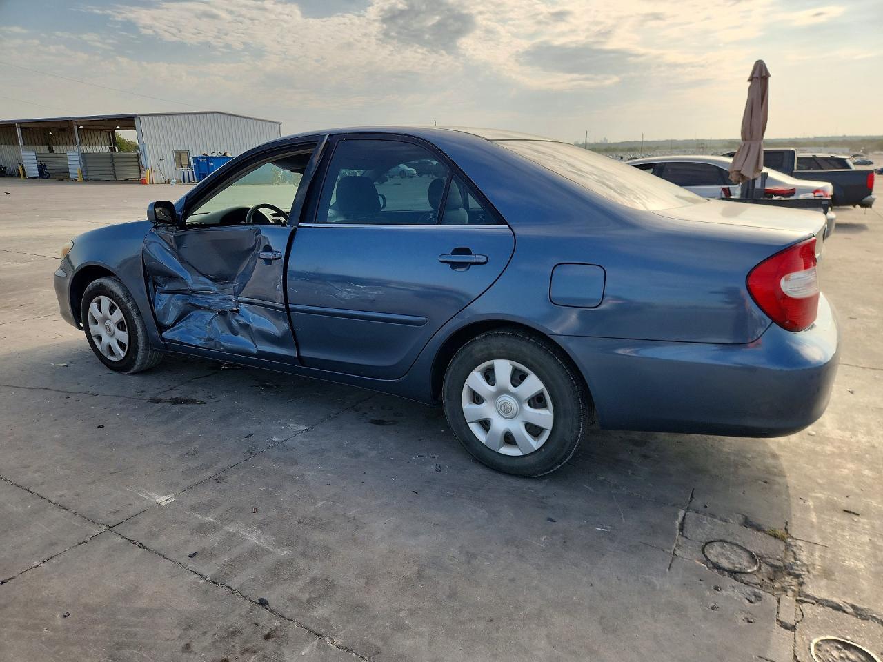 2003 Toyota Camry Le - Image 2