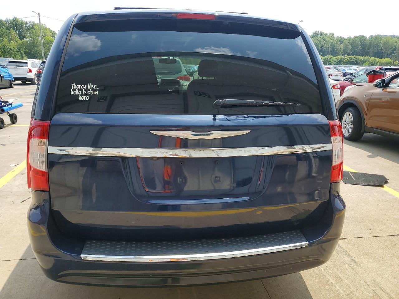 2016 Chrysler Town & Country Touring - Фото 6
