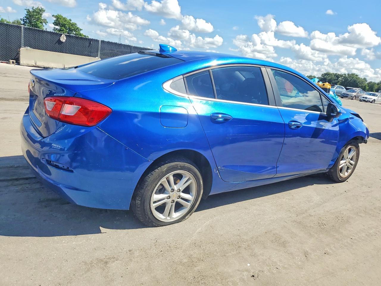 2018 Chevrolet Cruze Lt - Фото 3