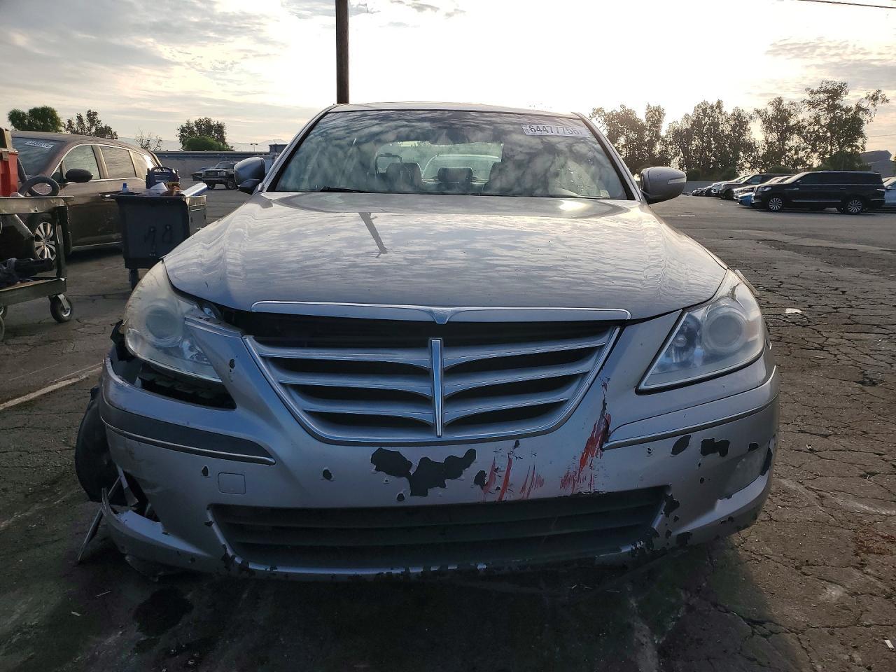 2011 Hyundai Genesis 3.8L - Фото 5