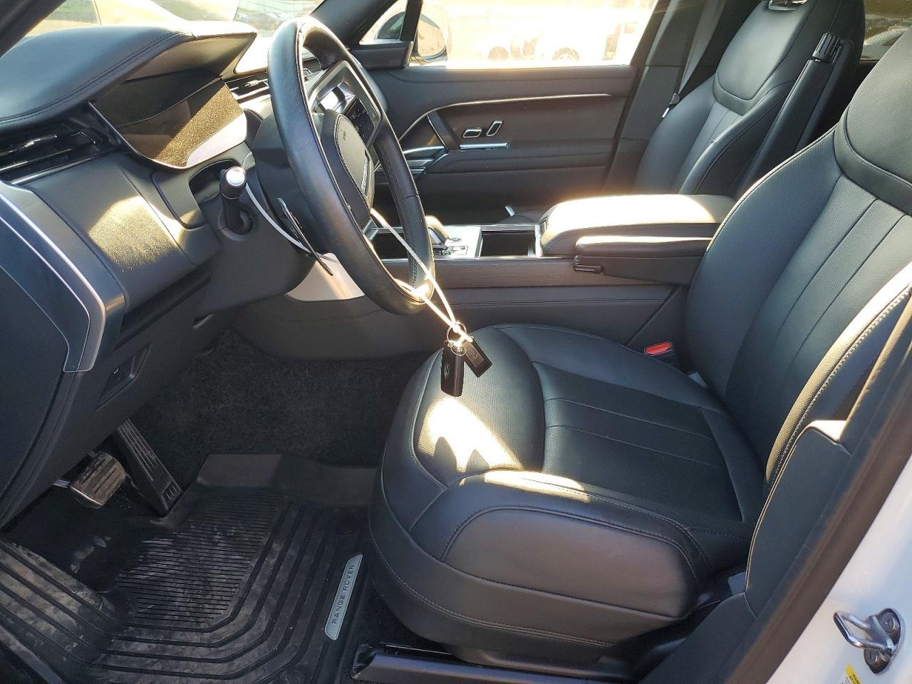 2025 Land Rover Range Rover Se - Image 7