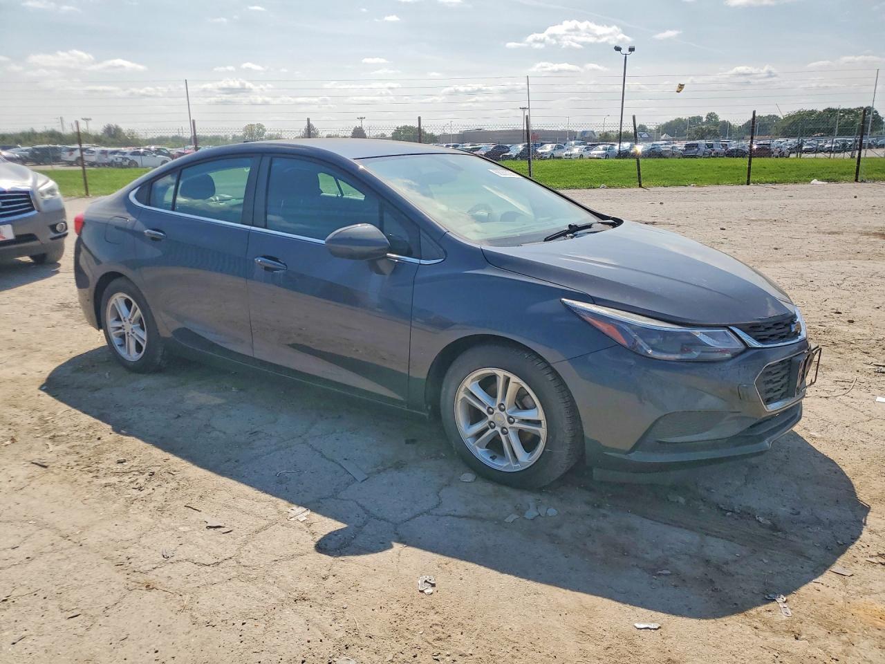2018 Chevrolet Cruze Lt - Image 4