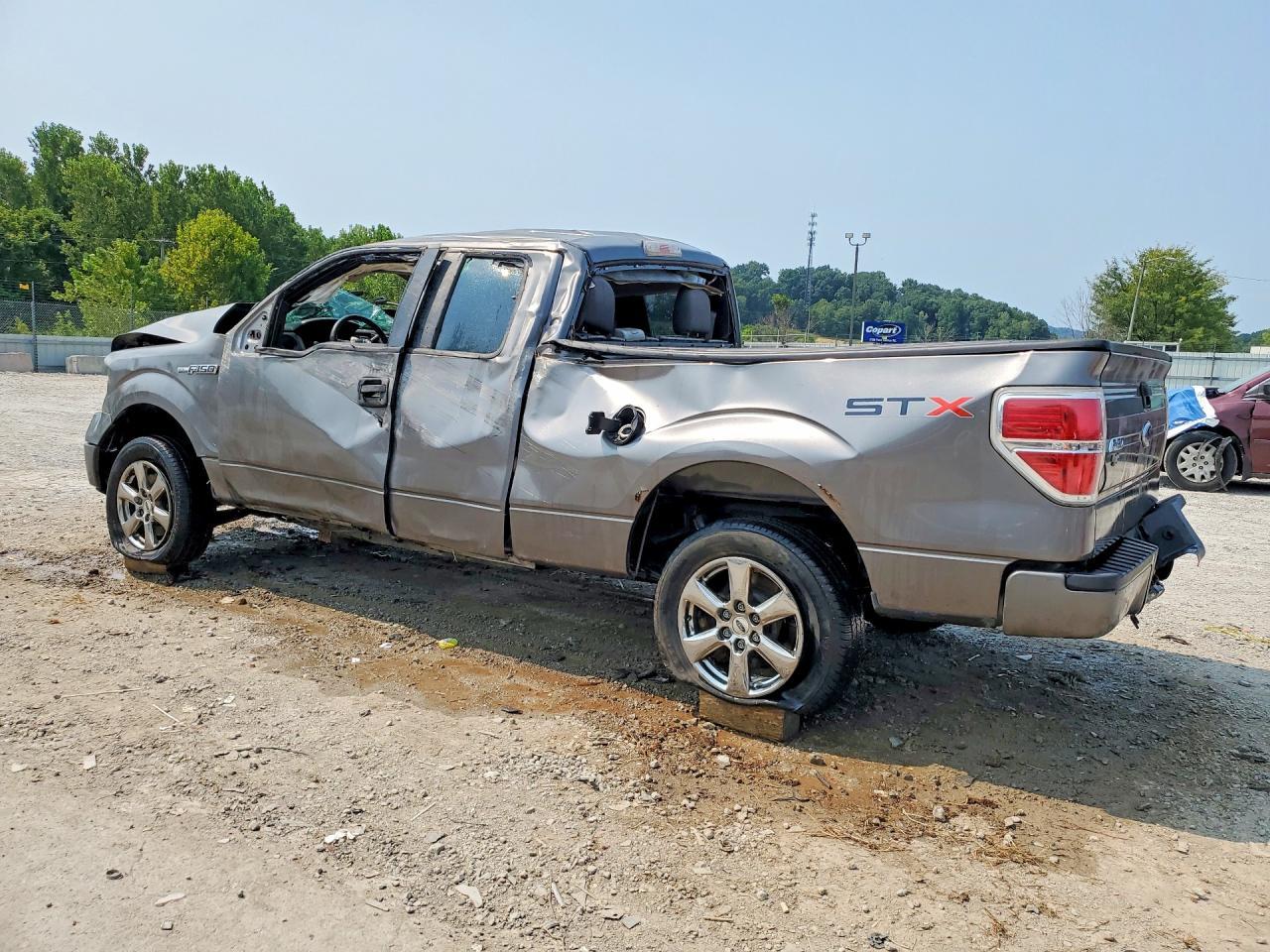 2010 Ford F150 Super Cab - Фото 2