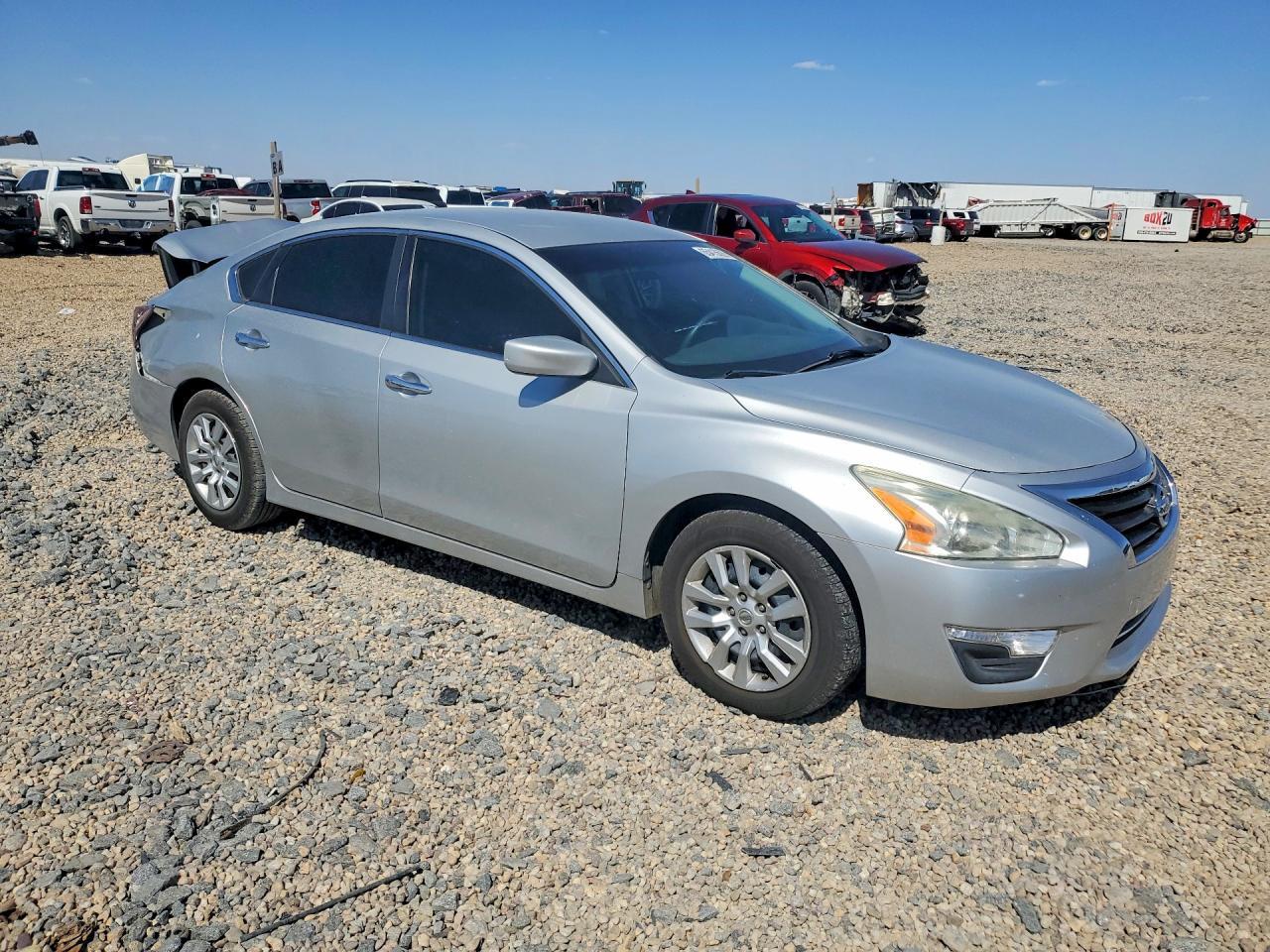 2014 Nissan Altima 2.5 S - Image 4